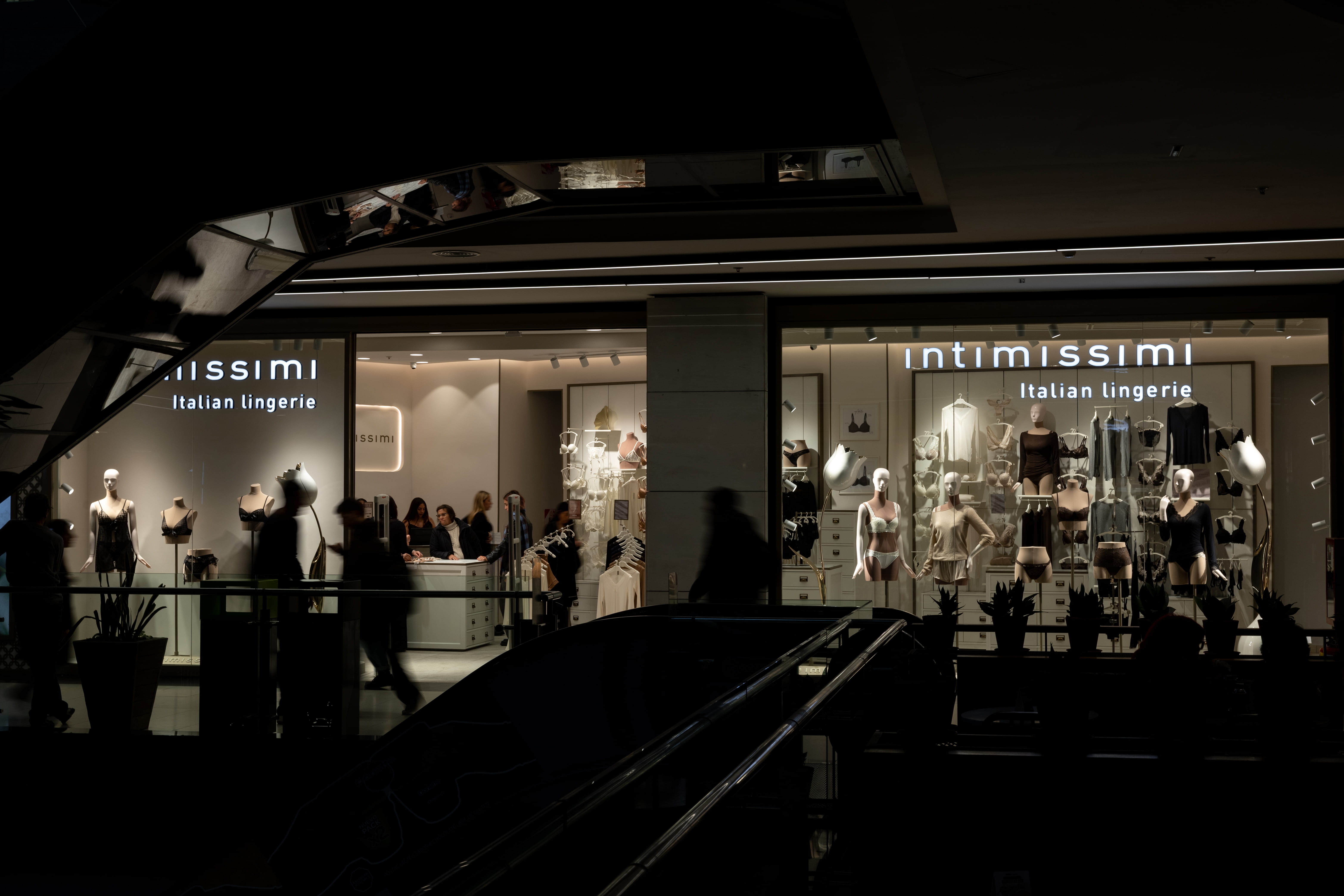 Intimissimi-Alto-Palermo-95
