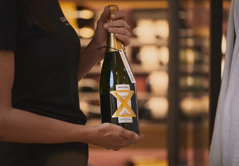 Signorvino_LP_CW2522_10years_Box01